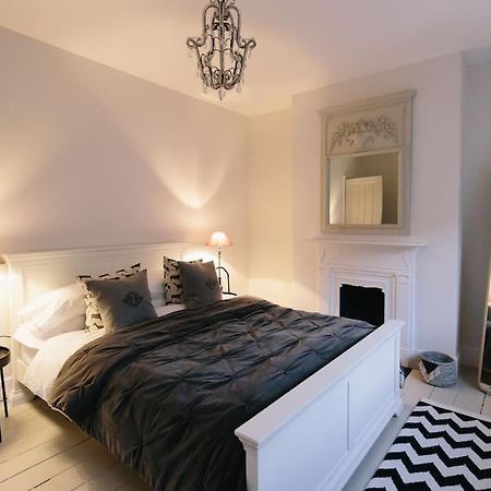 Beautiful House, Cirencester Centre, Parking Екстер'єр фото