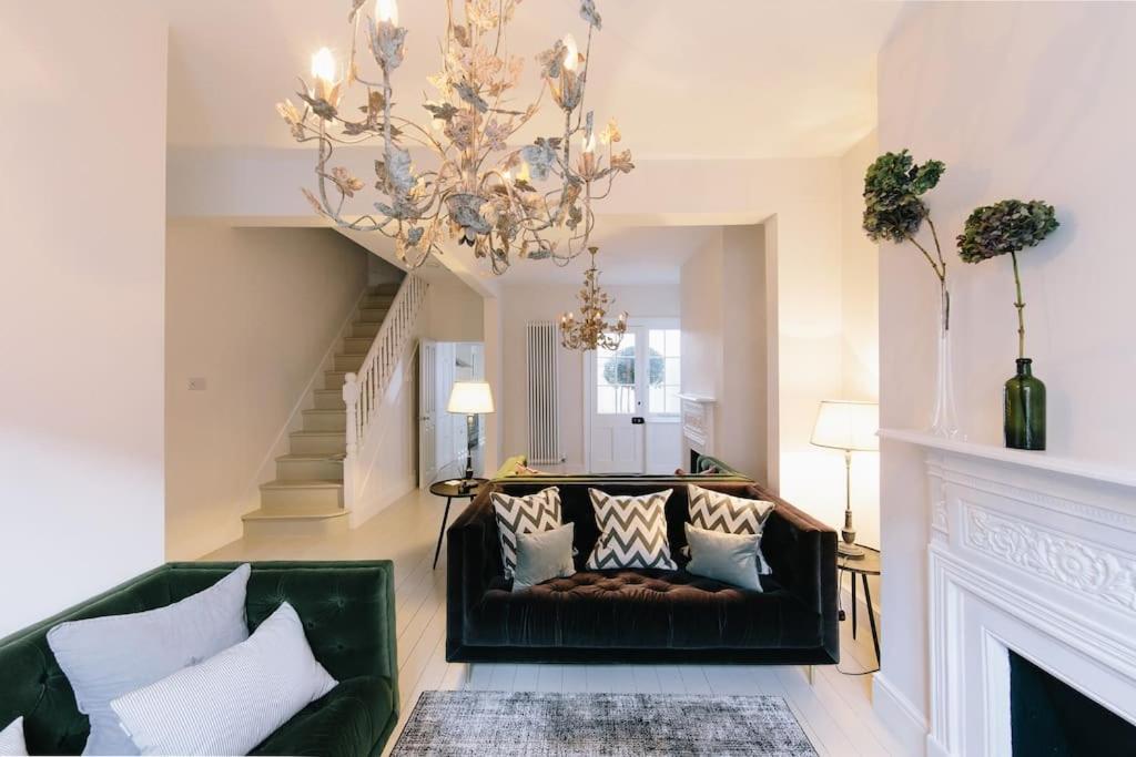 Beautiful House, Cirencester Centre, Parking Екстер'єр фото