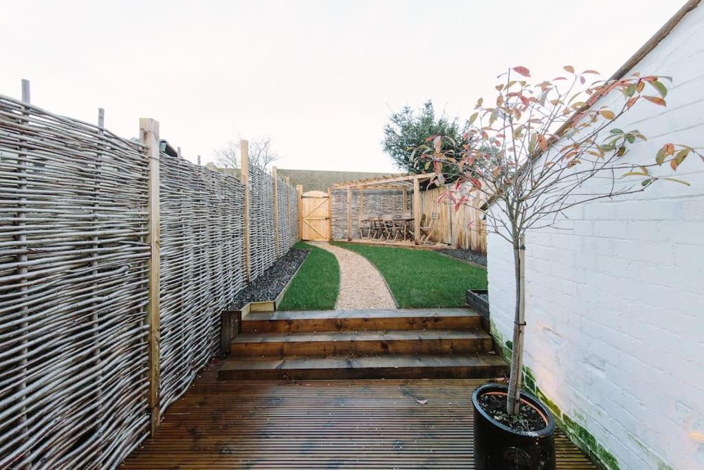 Beautiful House, Cirencester Centre, Parking Екстер'єр фото