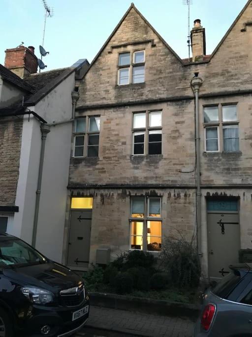 Beautiful House, Cirencester Centre, Parking Екстер'єр фото